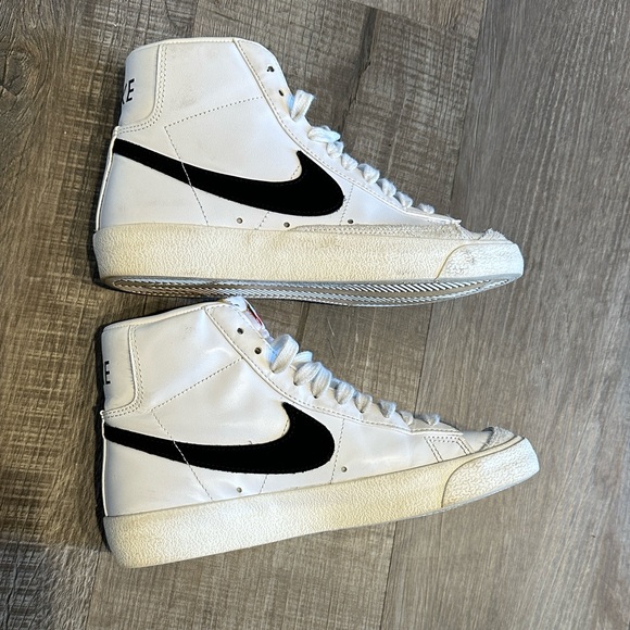 Women’s Nikes blazers size 6 White and Black High-Top Sneakers - Picture 7 of 8